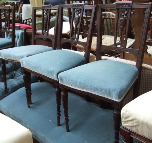 Appraisal: A Victorian mahogany framed salon suite comprising a chaise longue