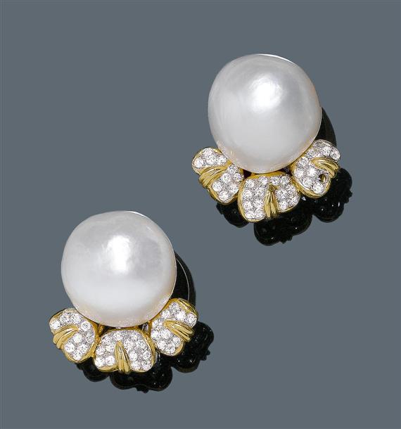 Appraisal: PEARL AND DIAMOND EAR CLIPS Yellow gold Decorative ear clips