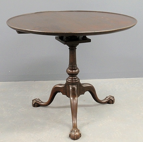 Appraisal: - American Queen Anne mahogany tea table c with a