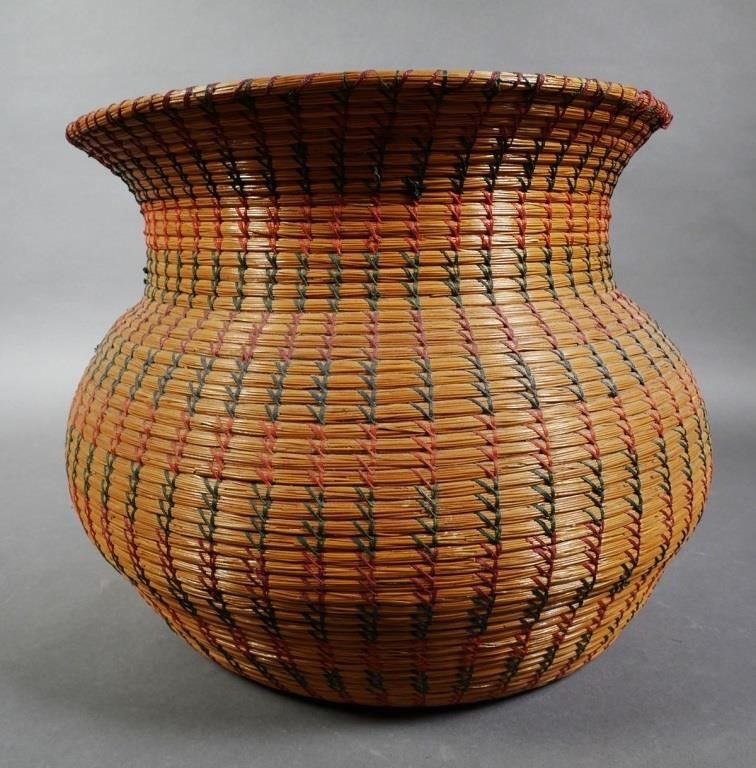 Appraisal: SEMINOLE INDIAN WOVEN PINE NEEDLE BASKETVintage basket made by Florida