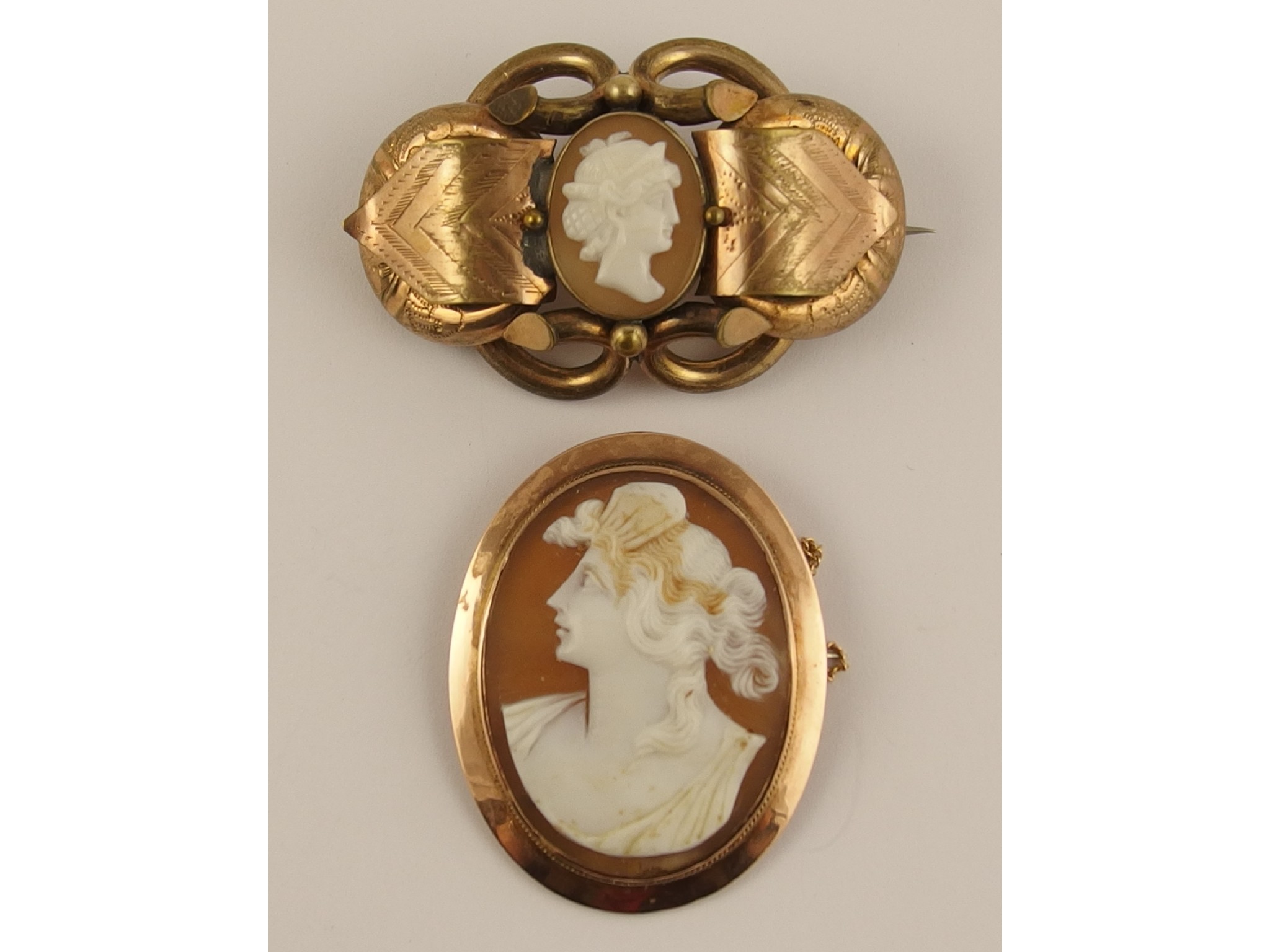 Appraisal: A k mounted shell cameo brooch and a Victorian gold