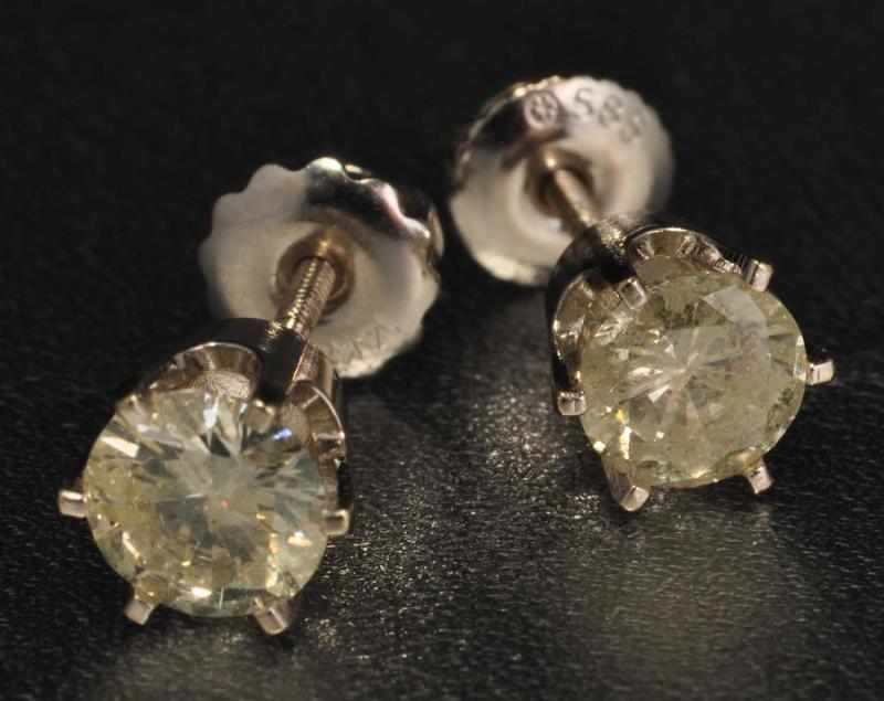 Appraisal: Pair of K W Gold Diamond Stud Earrings Description Diamonds