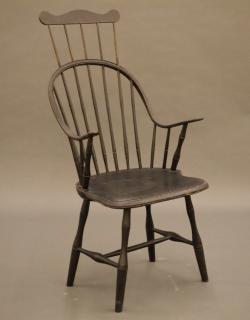 Appraisal: New England continuous arm Windsor armchair A late th-early th