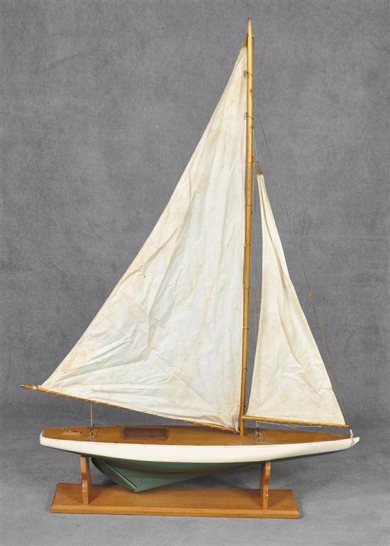 Appraisal: th Century Pond Sailer Single mast with jib Operating rudder