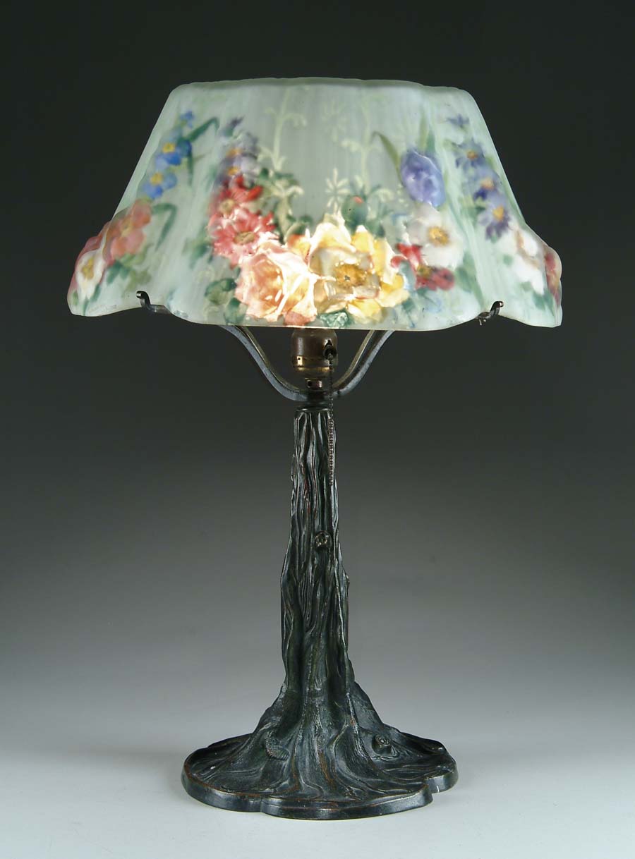 Appraisal: PAIRPOINT PUFFY TABLE LAMP Beautiful Pairpoint puffy has Devonshire shade