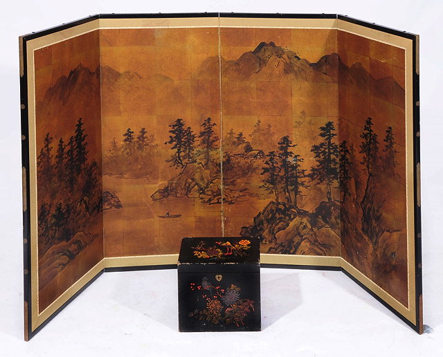 Appraisal: A CHINESE BLACK LACQUERED TEA CADDY with metal liner and