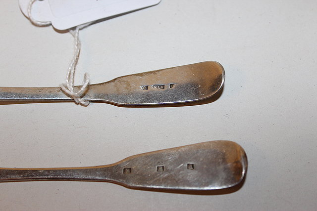 Appraisal: A SCOTTISH PROVINCIAL FIDDLE PATTERN SILVER TEASPOON marks possibly for