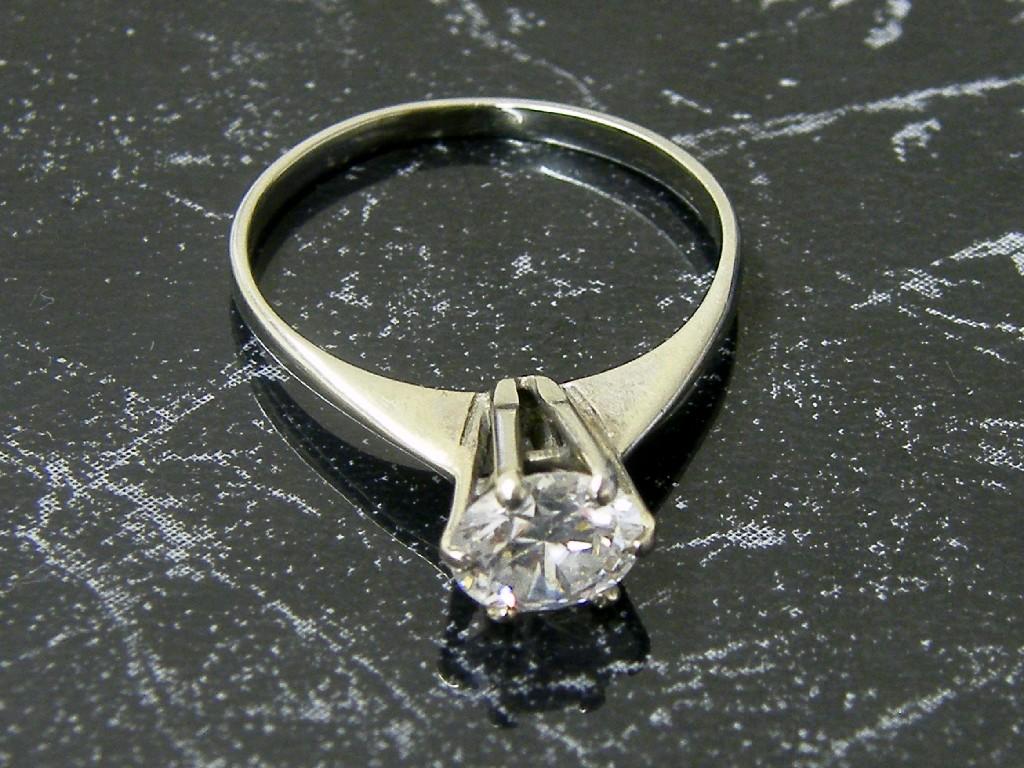 Appraisal: Platinum brilliant cut diamond solitaire ring ct approx size K