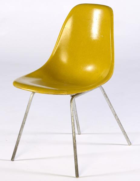 Appraisal: CHARLES RAY EAMES HERMAN MILLER Fiberglass shell chair on chrome