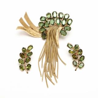 Appraisal: Gold and Diopside Brooch and Earrings the brooch with oval