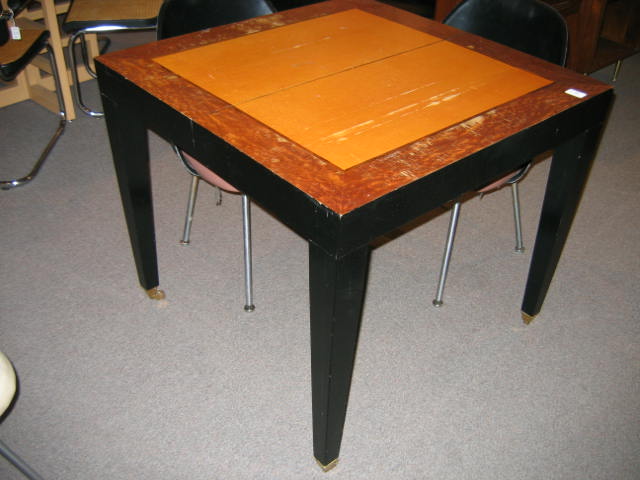 Appraisal: EXTENSION TABLE with crossbanded and inlaid wood top with black