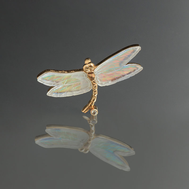 Appraisal: K CARVED CRYSTAL DIAMOND DRAGONFLY PENDANT Charming pendant looks illuminated