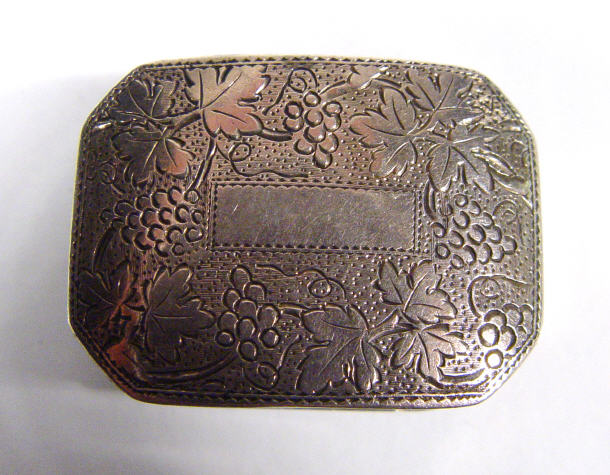 Appraisal: Octagonal Georgian silver vinaigrette chased with grapevines with gilt interior