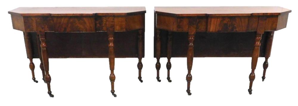 Appraisal: Sheraton dining table in two sections mid- th C cherry