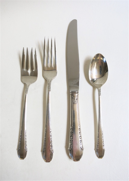 Appraisal: INTERNATIONAL STERLING SILVER FLATWARE SET forty-seven pieces in the Enchantress