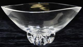 Appraisal: Steuben signed crystal art glass Floret footed centerpiece bowl by