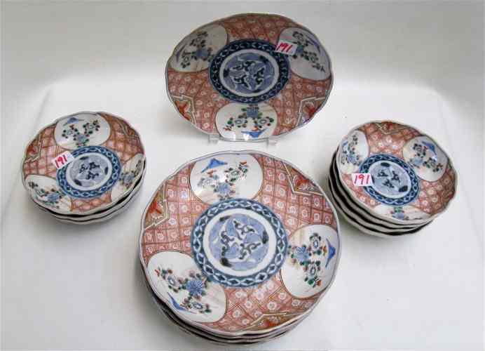 Appraisal: SET OF THIRTEEN JAPANESE IMARI PORCELAINS shallow bowls ''D together