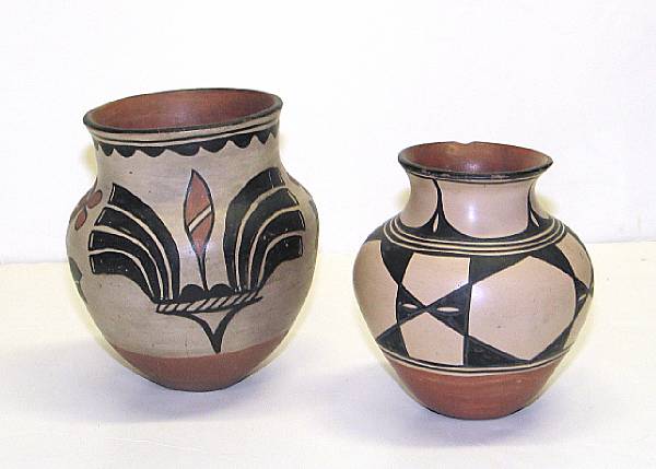 Appraisal: Two Santo Domingo jars diameter and in