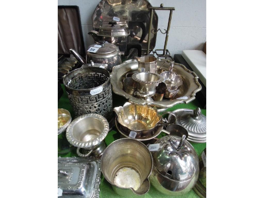 Appraisal: A quantity of EPNS and plated wares including a th