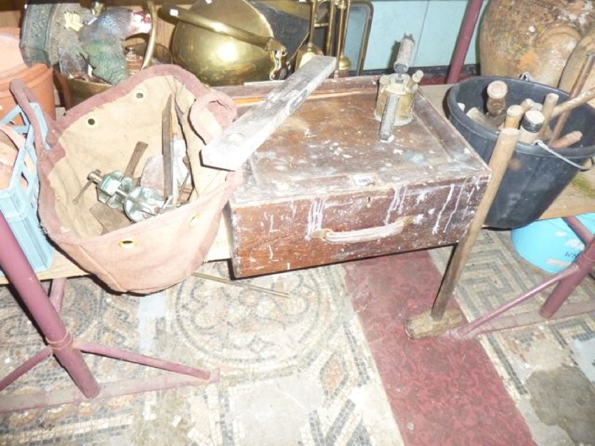 Appraisal: A stained wooden case containing a small quantity of workshop