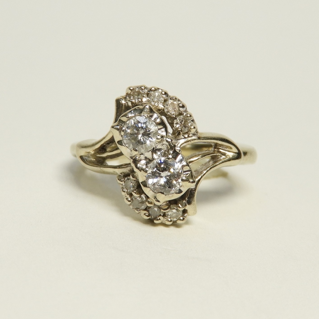 Appraisal: K WHITE GOLD DIAMOND CLUSTER COCKTAIL RING th CenturyTwo point