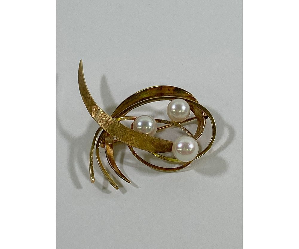 Appraisal: kt Gold Ladies Pin with Pearls kt gold ladies pin