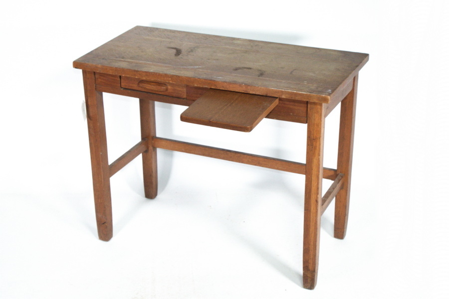 Appraisal: SCHOOL DESK th c old student school desk with single