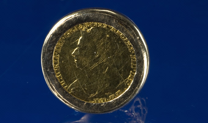 Appraisal: Half Sovereign Ring Weight Grammes