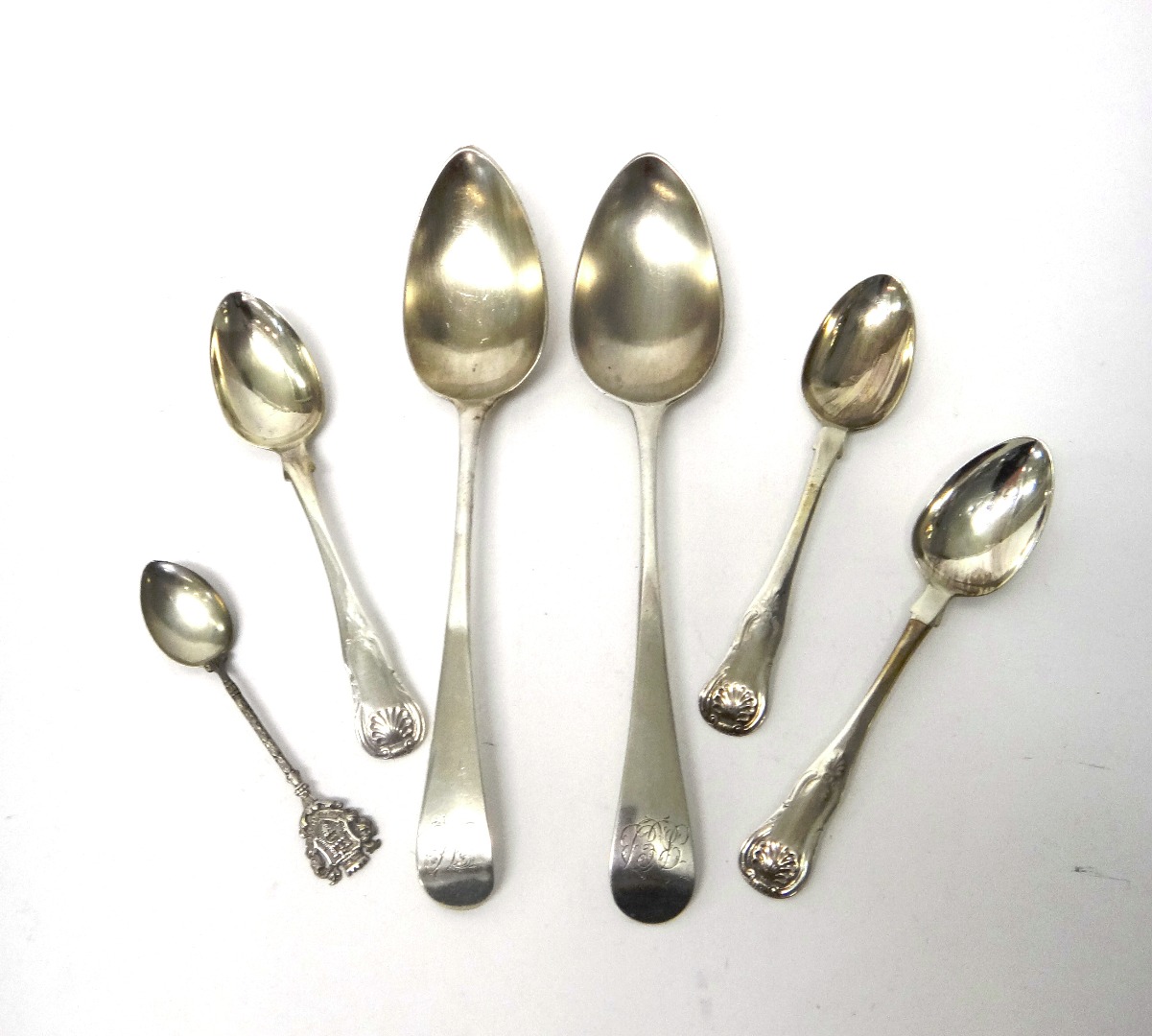 Appraisal: Two silver Old English pattern tablespoons London and three Scottish