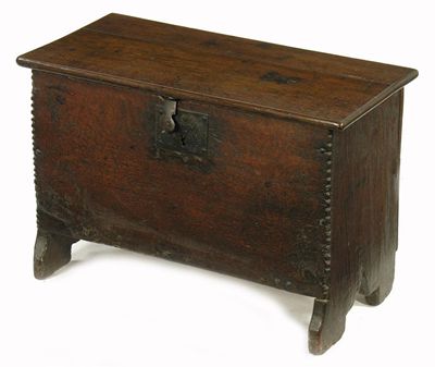 Appraisal: A small th century oak boarded chest with a replaced