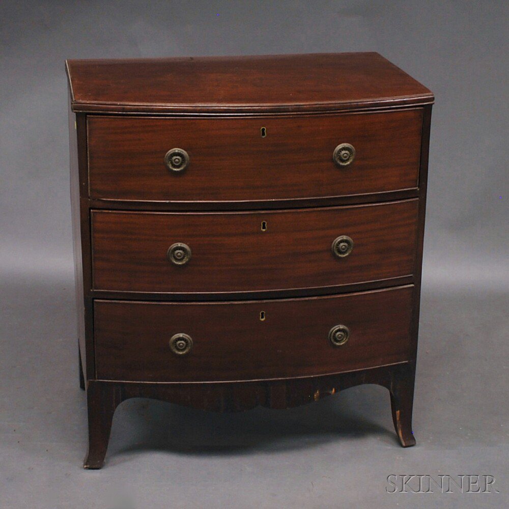 Appraisal: George III Mahogany Three-drawer Bow-front Chest England early th century