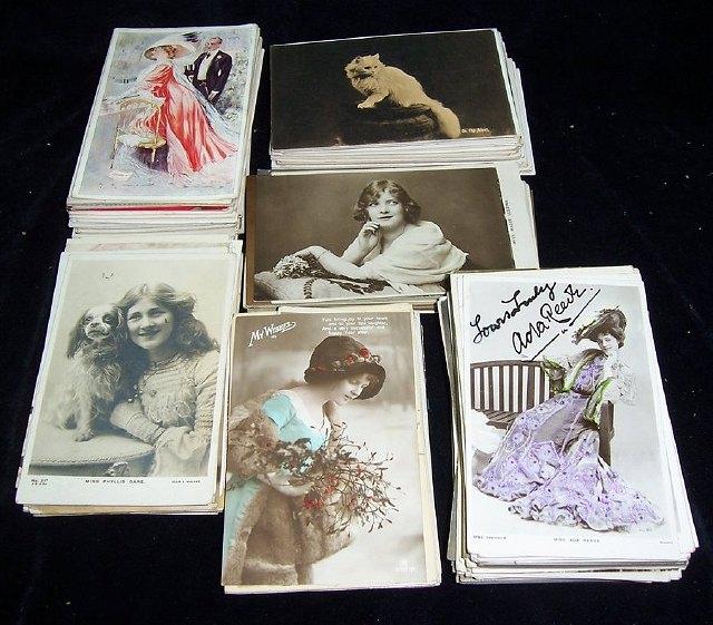 Appraisal: A quantity of loose postcards actresses etc approximately