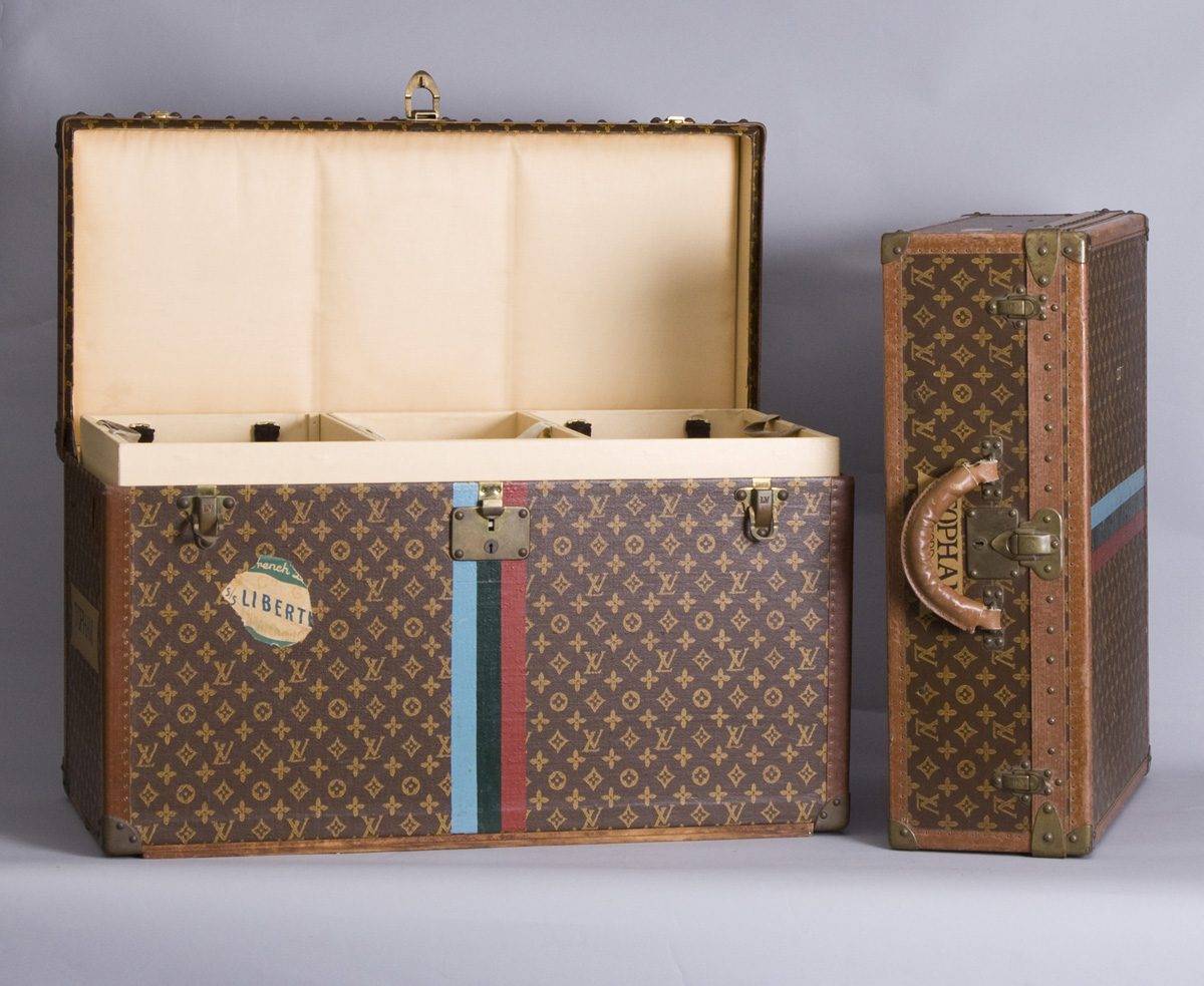 Appraisal: Louis Vuitton Suitcase Small abrasion on top Ht W D