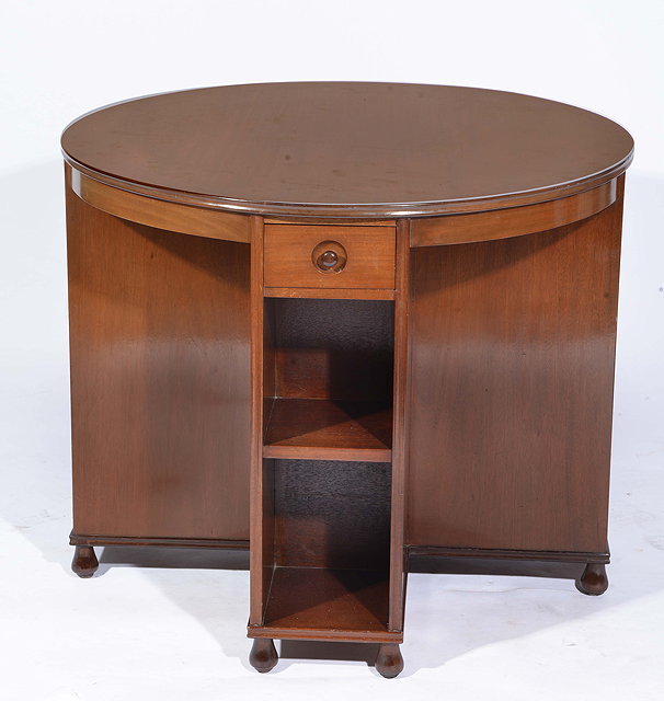 Appraisal: Heals and Sons Ltd A book library table circular top