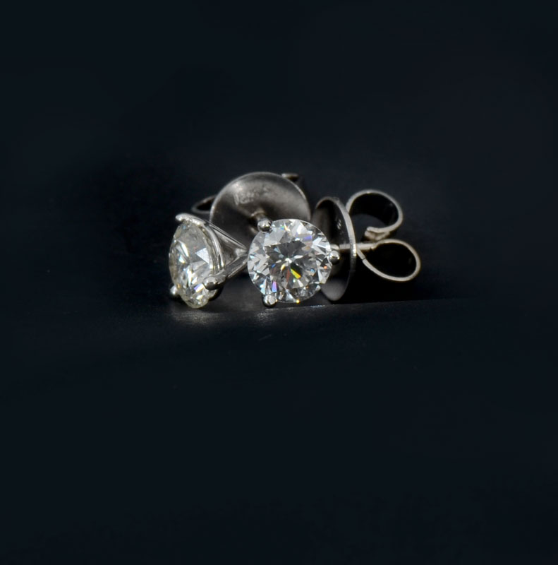 Appraisal: K MARTINI SET ROUND BRILLIANT CUT STUDS CTW approx martini