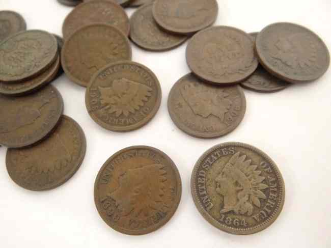 Appraisal: Lot misc Indian Head pennies one dated