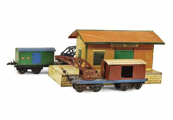 Appraisal: TWO HORNBY BREAKDOWN VAN AND CRANES AND X UNBOXED GOODS