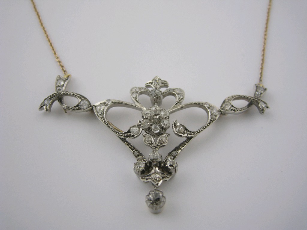 Appraisal: An Edwardian Diamond Necklace the front with openwork ribbon and