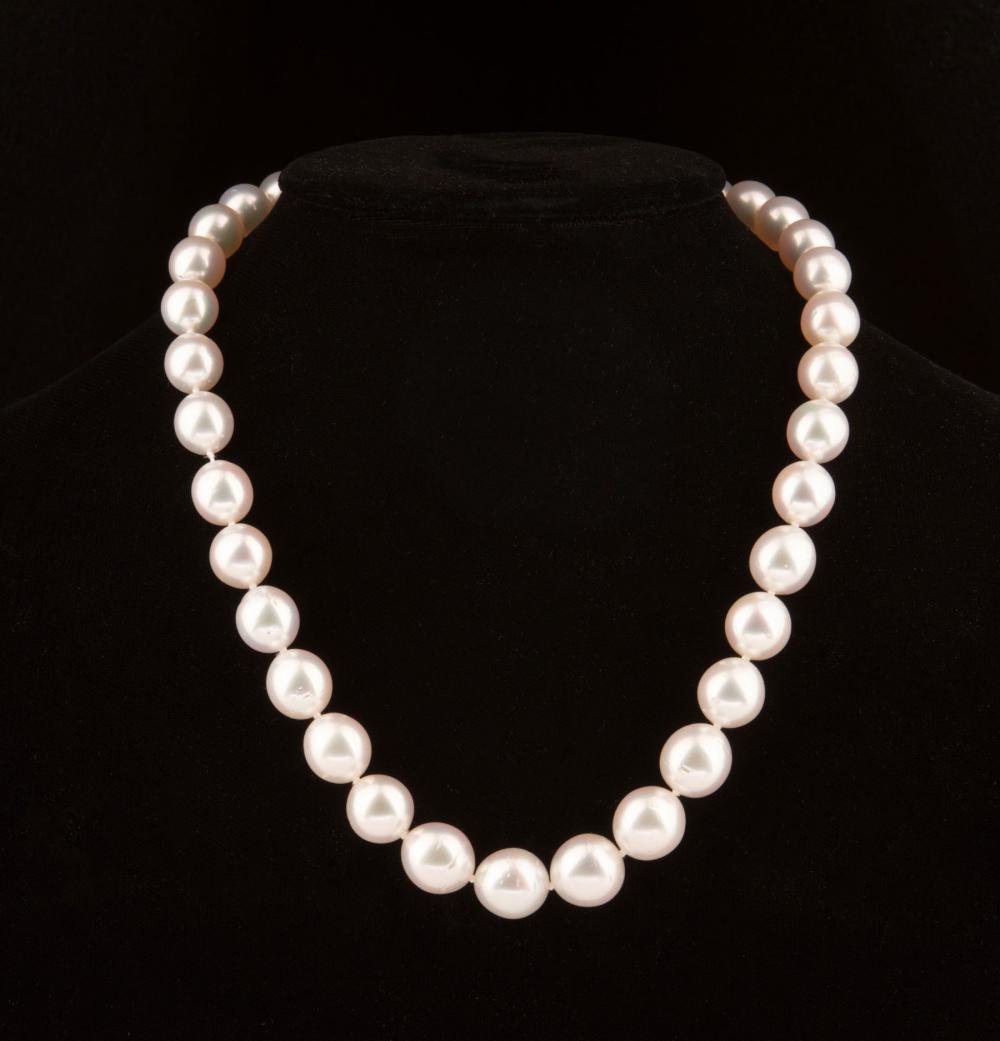 Appraisal: kt Yellow Gold and South Sea Pearl Necklace off-round cultured