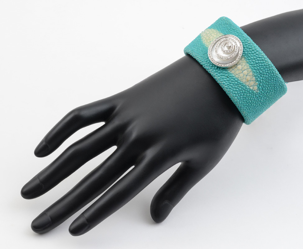 Appraisal: TURQUOISE SHAGREEN STINGRAY LEATHER CUFF BRACELET Mother of pearl and