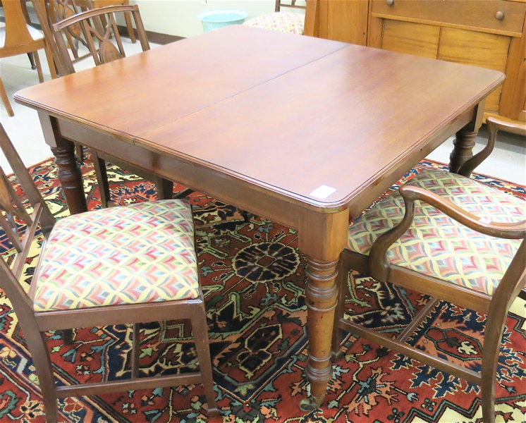 Appraisal: MAHOGANY EXTENSION DINING TABLE WITH LEAF English c the rectangular