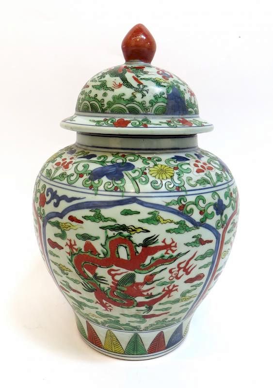 Appraisal: Chinese Qing Dynasty Lidded Baluster Form Jar Chinese Qing Dynasty