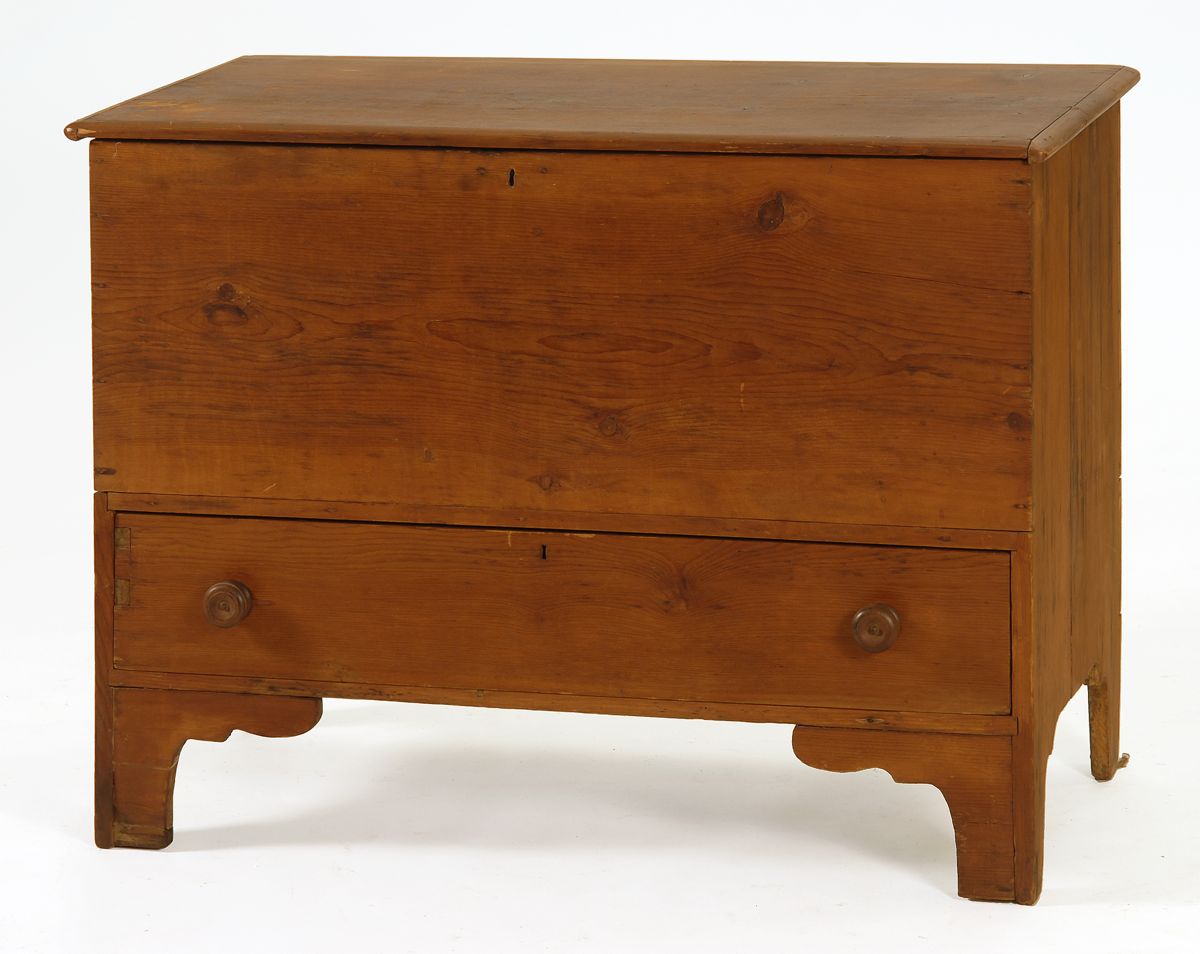 Appraisal: EARLY LIFT-TOP BLANKET CHEST New England Late th Early th