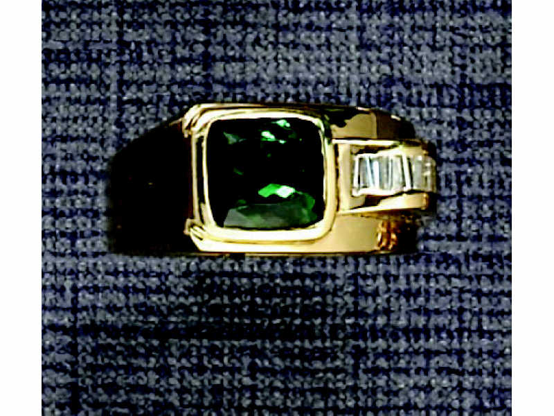 Appraisal: MAN'S TOURMALINE AND DIAMOND RING k yellow gold ring set