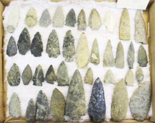 Appraisal: Vermont pre-historic lithic points incl Brewerton side corner notched Otter