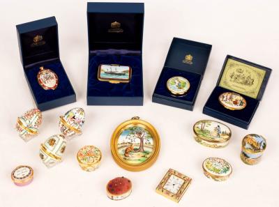 Appraisal: A quantity of Halcyon Days enamel boxes including an oval