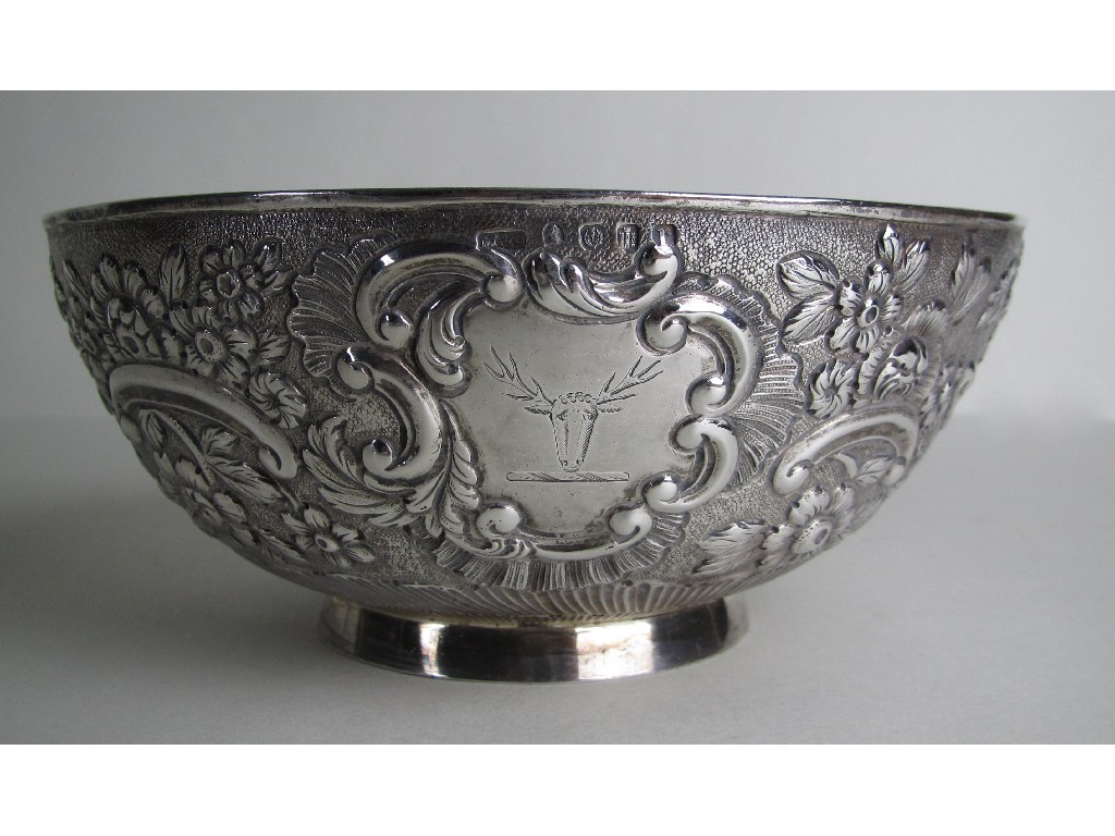 Appraisal: A George IV silver sugar bowl chased and embossed all