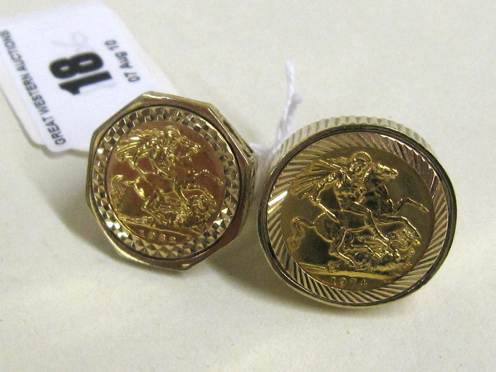 Appraisal: Sovereign dated and a half sovereign dated both in ct