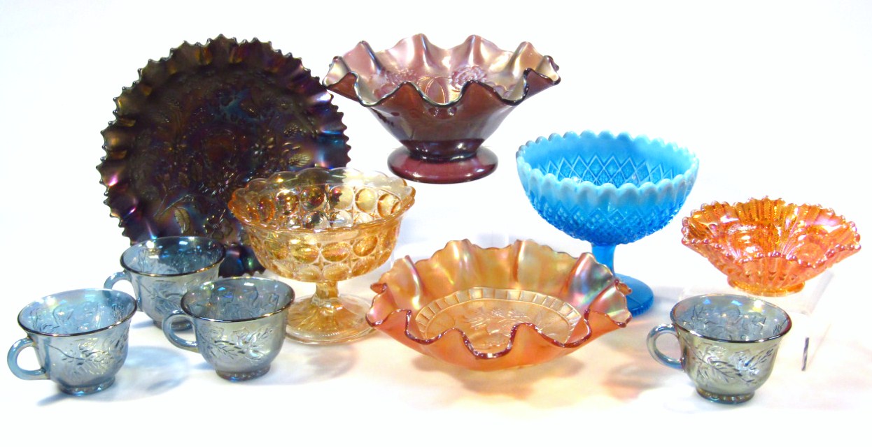 Appraisal: A quantity of early thC carnival glass to include purple