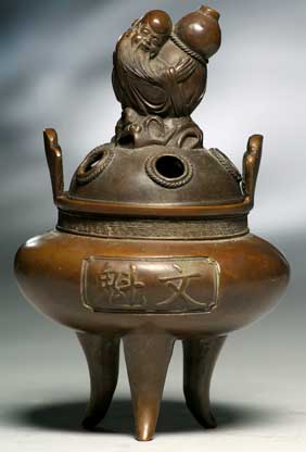 Appraisal: ANTIQUE CHINESE BRONZE CENSER Antique Chinese bronze tripod censer the